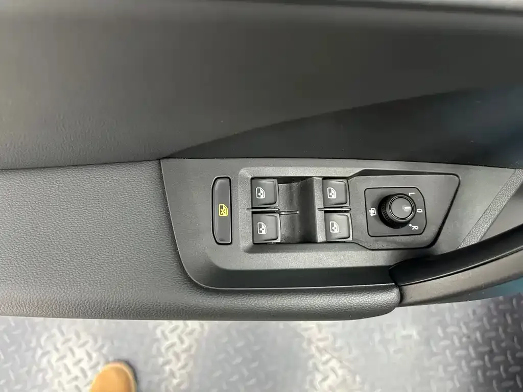 Volkswagen Tharu 2022 из CN, фото 9