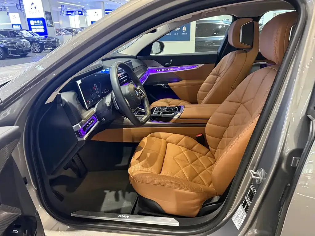BMW 7 Series 2024 из CN, фото 4