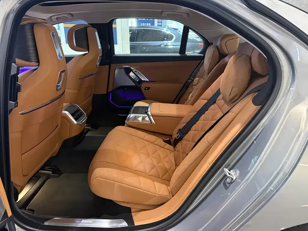 BMW 7 Series 2024 из CN, фото 5