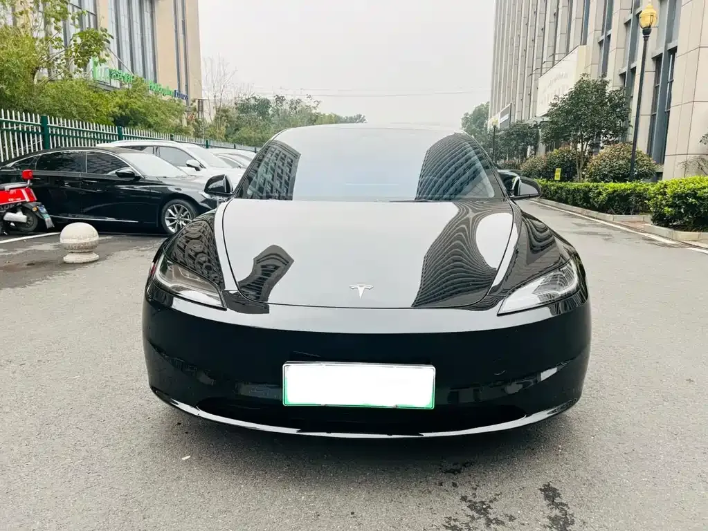 Tesla Model 3 — фото 5