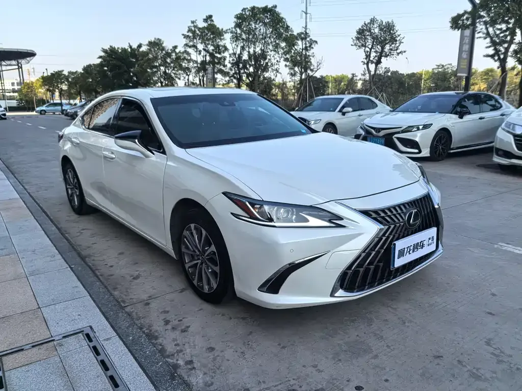Lexus ES 2024 из CN, фото 3