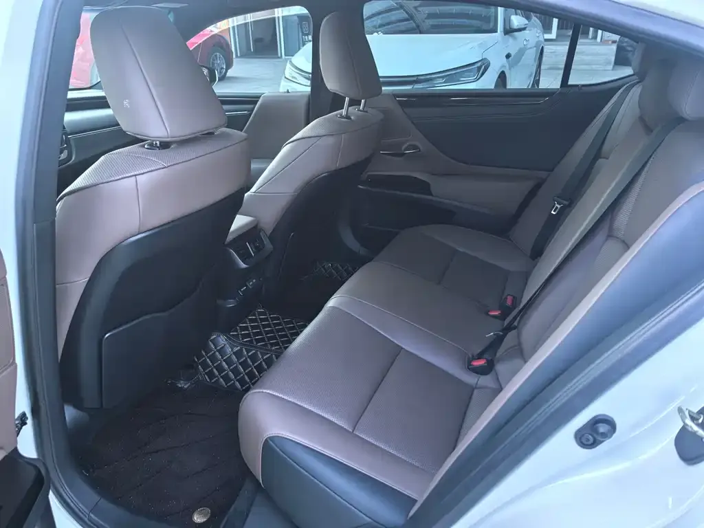 Lexus ES 2024 из CN, фото 5