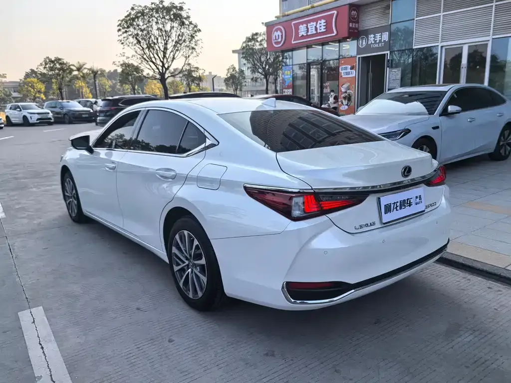 Lexus ES 2024 из CN, фото 9