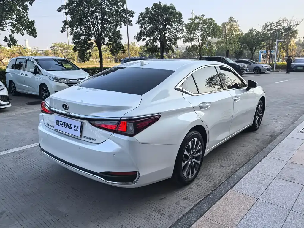 Lexus ES 2024 из CN, фото 8