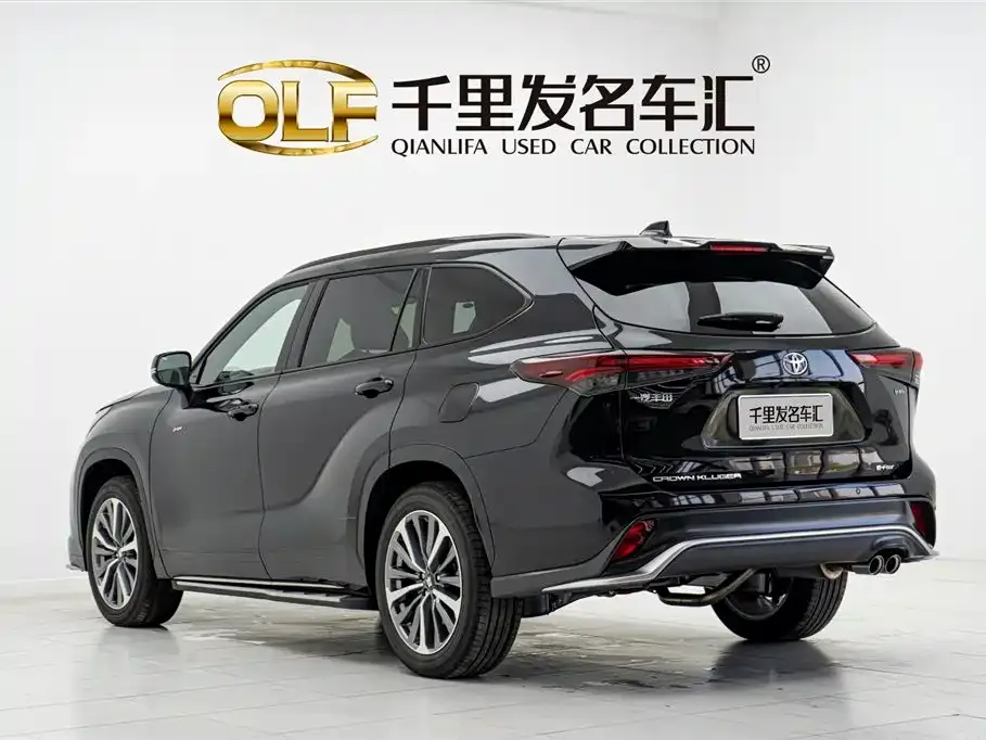 Toyota Crown Kluger 2025 из CN, фото 10