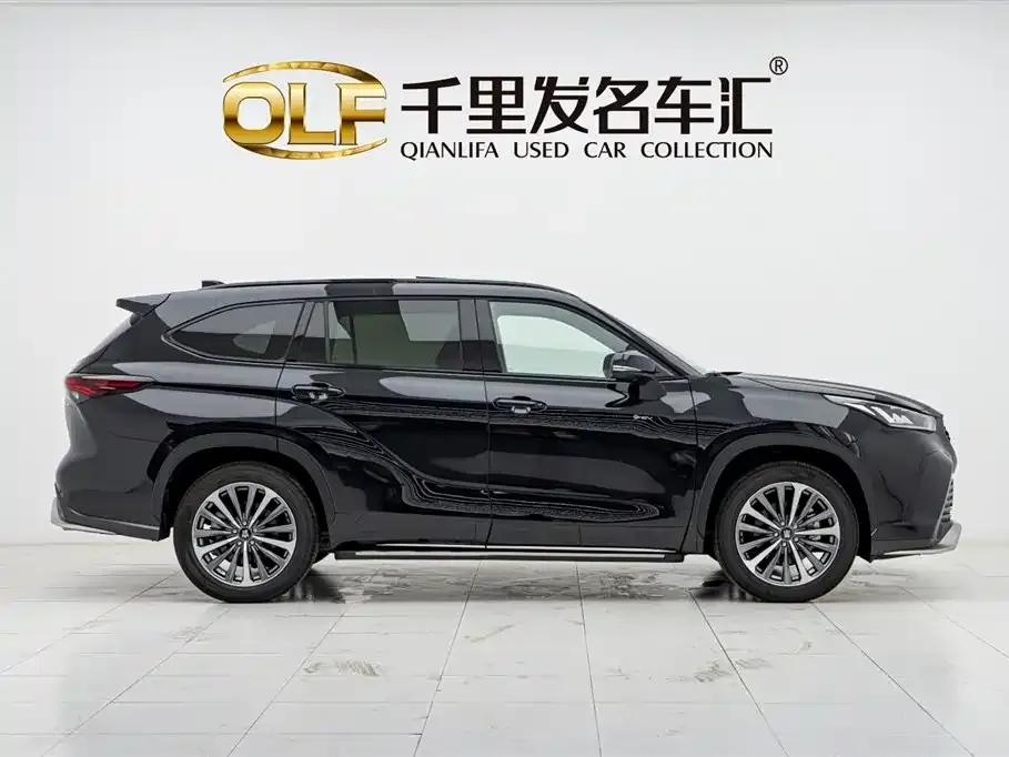 Toyota Crown Kluger 2025 из CN, фото 5