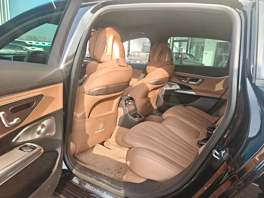 Mercedes-Benz E-Class 2025 из CN, фото 2