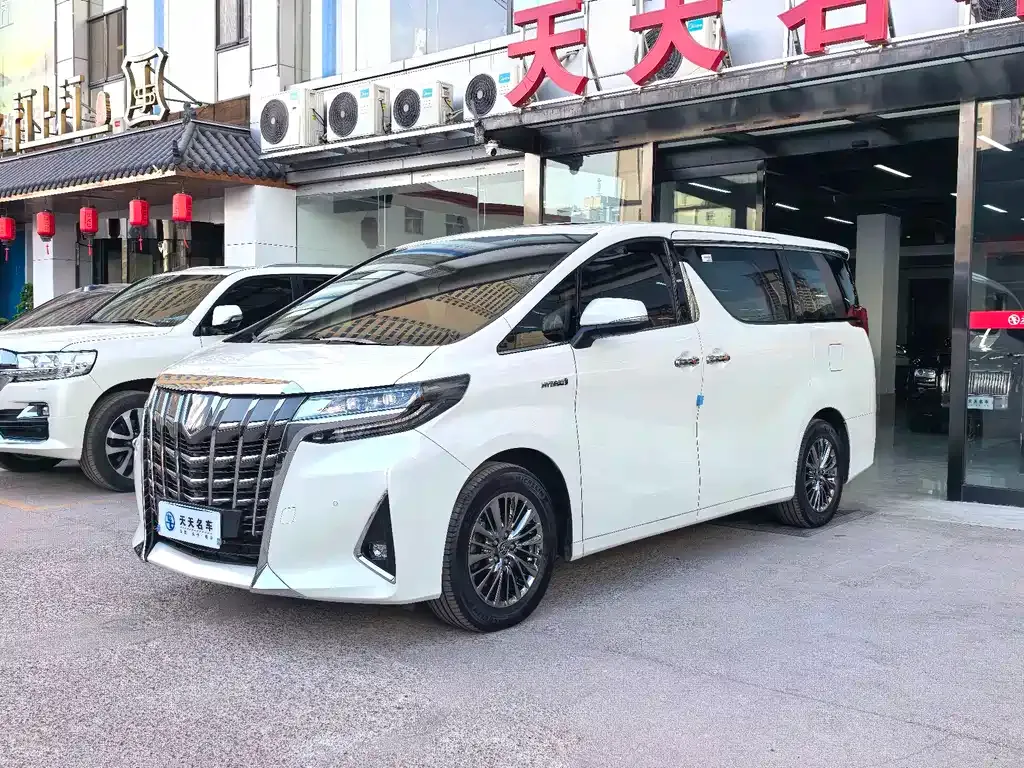 Toyota Alphard 2023 из CN, фото 1