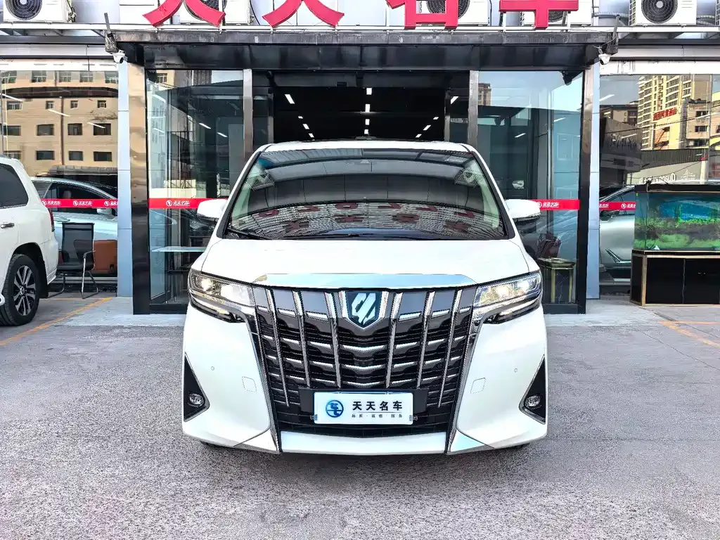 Toyota Alphard 2023 из CN, фото 3