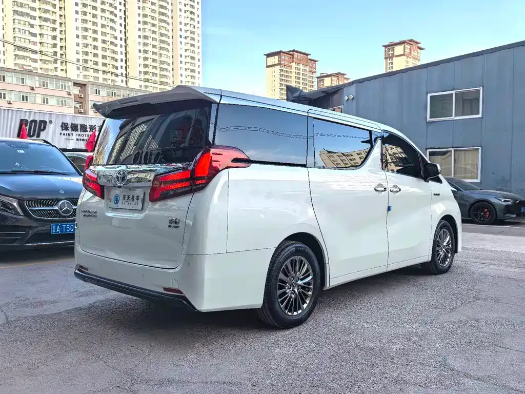 Toyota Alphard 2023 из CN, фото 8