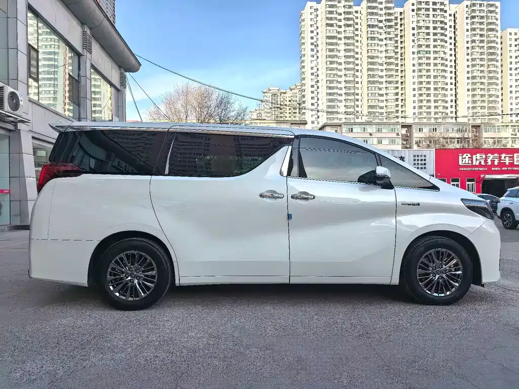 Toyota Alphard 2023 из CN, фото 9