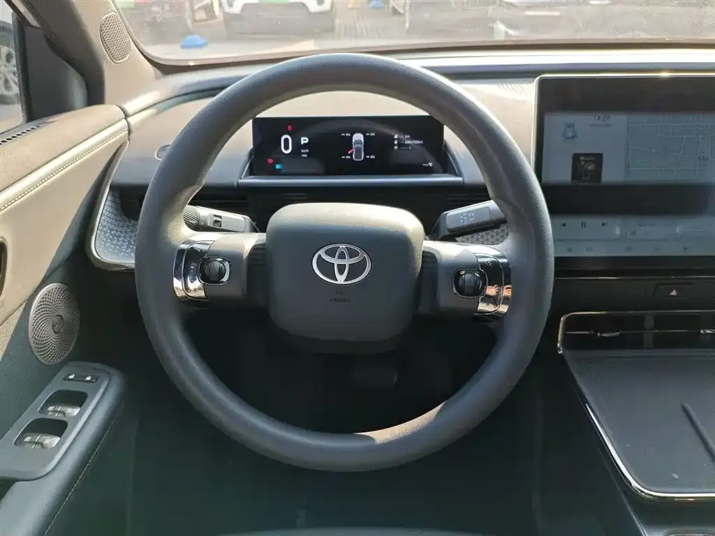 Toyota Platinum 3X 2025 из CN, фото 3