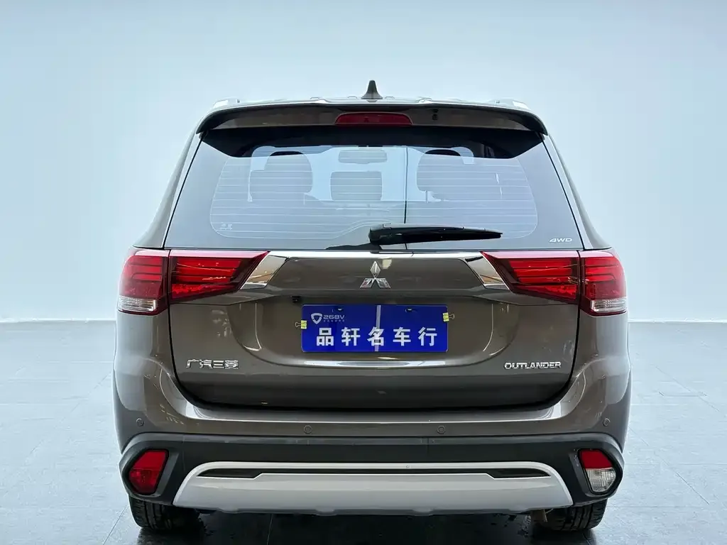 Mitsubishi Outlander 2021 из CN, фото 2