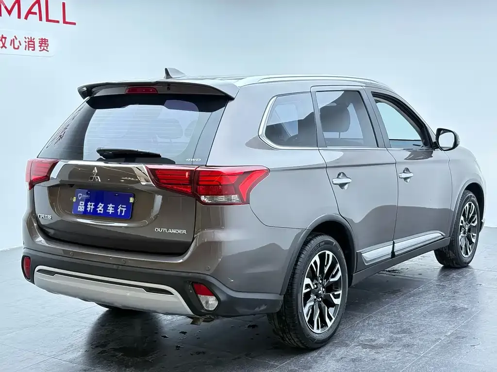 Mitsubishi Outlander 2021 из CN, фото 9