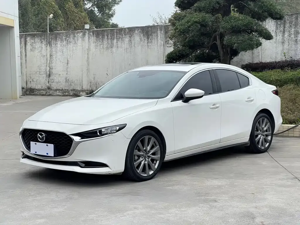 Mazda 3 Axela 2022 из CN, фото 1