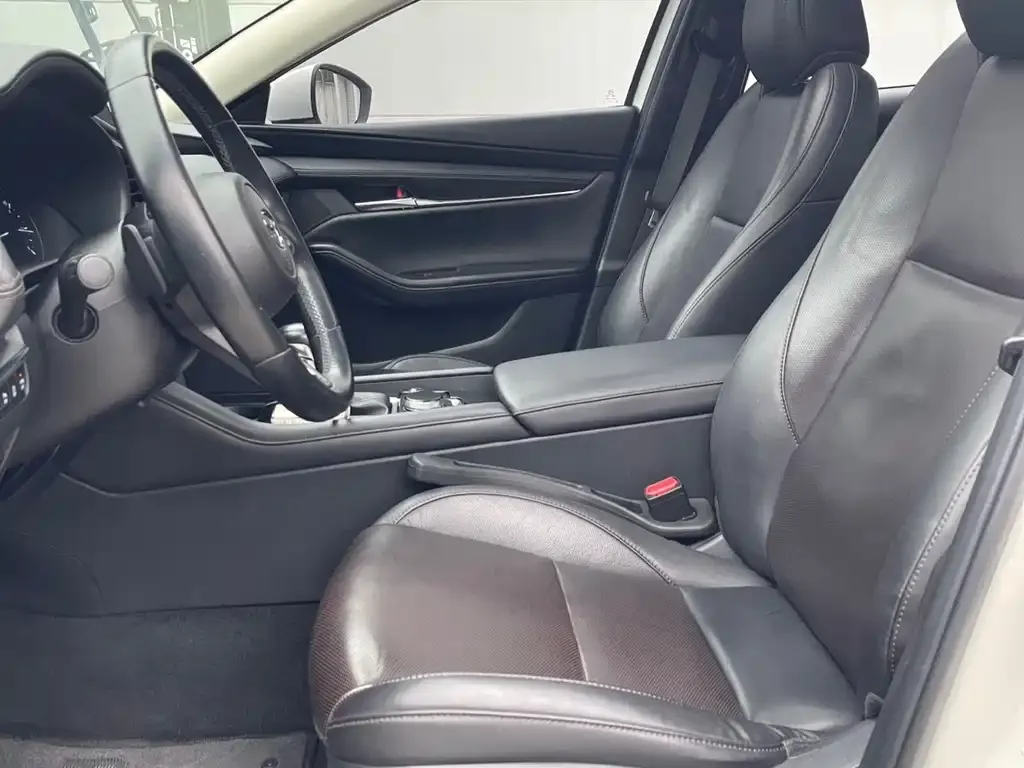 Mazda 3 Axela 2022 из CN, фото 2