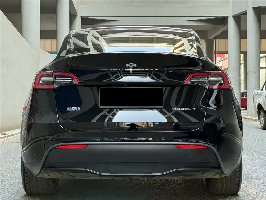 Tesla Model Y 2023 из CN, фото 8
