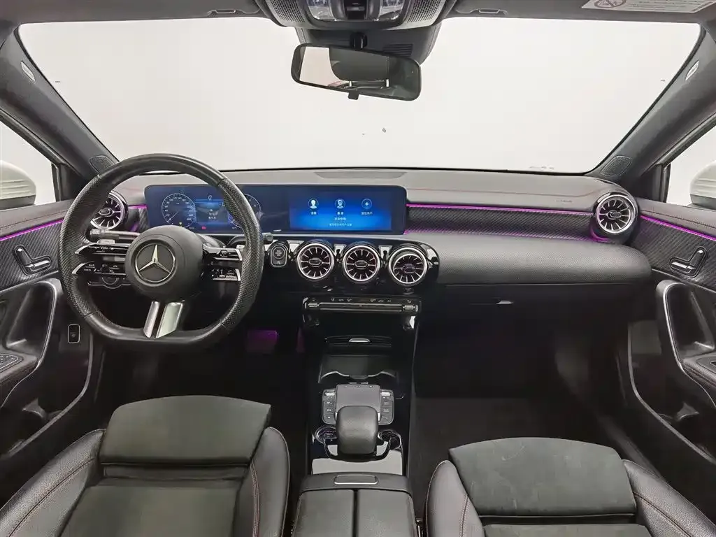 Mercedes-Benz A-Class 2023 из CN, фото 7