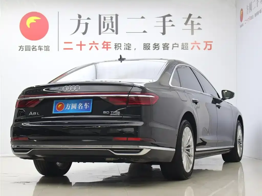 Audi A8 — фото 2