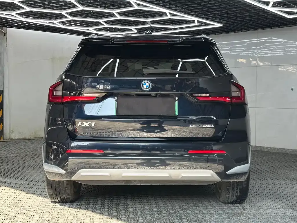 BMW iX1 2024 из CN, фото 7