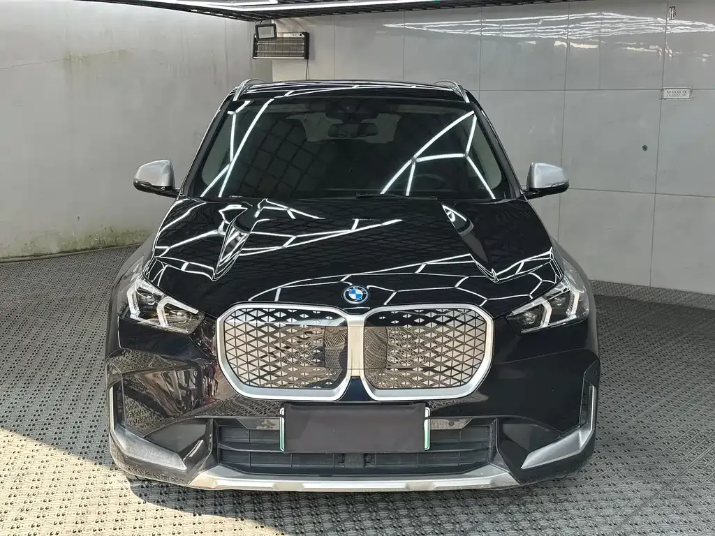 BMW iX1 2024 из CN, фото 2