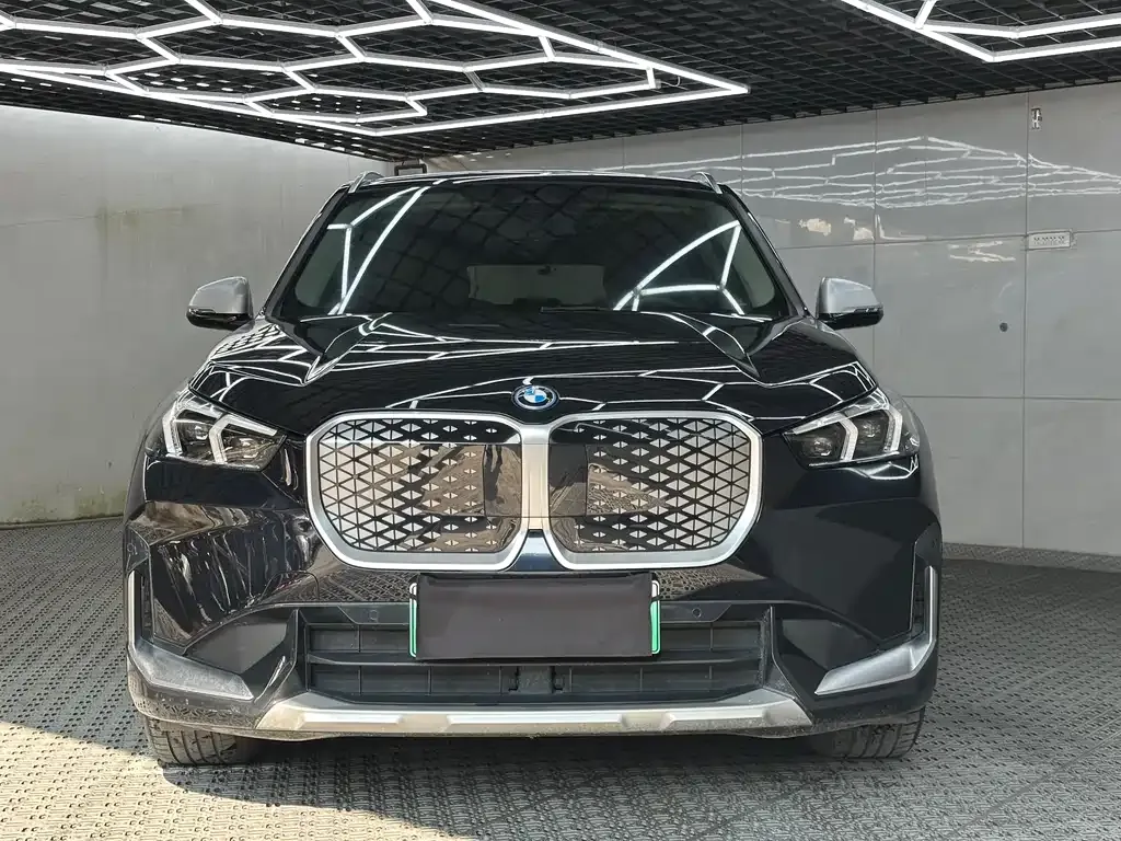 BMW iX1 2024 из CN, фото 3