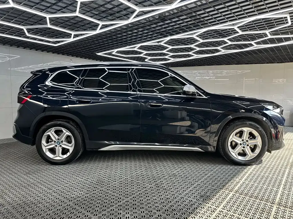 BMW iX1 2024 из CN, фото 10