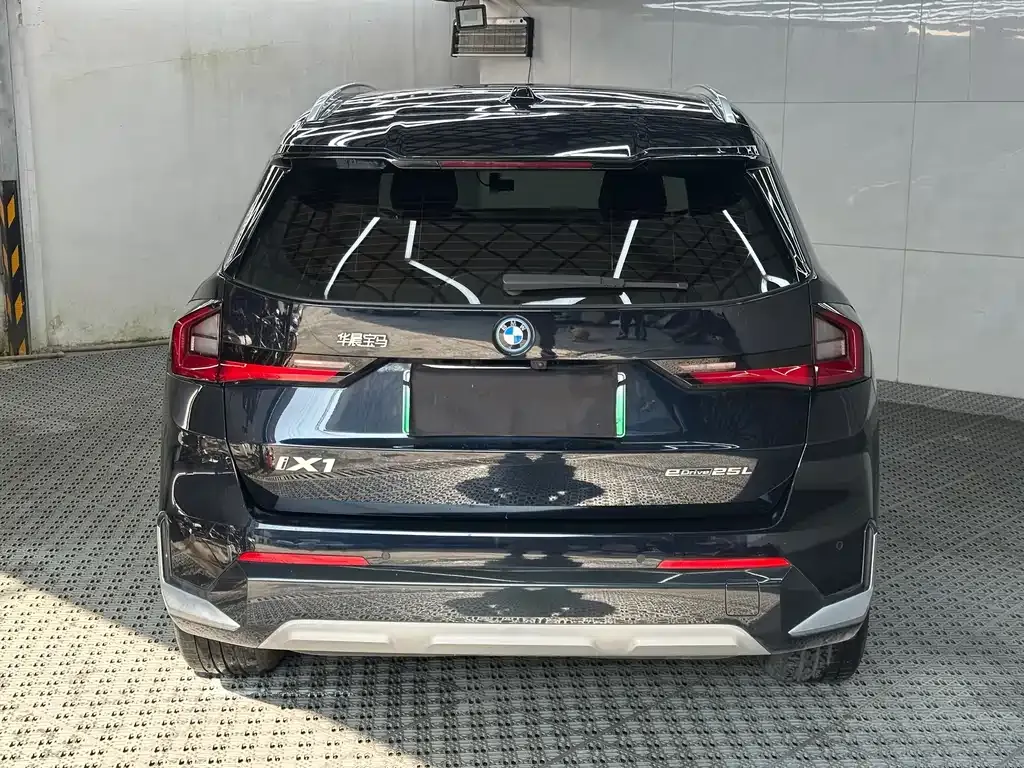 BMW iX1 2024 из CN, фото 4