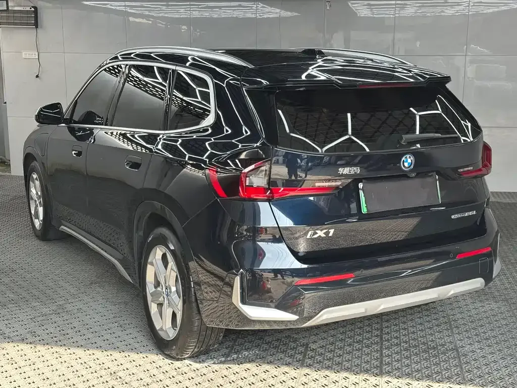 BMW iX1 2024 из CN, фото 8