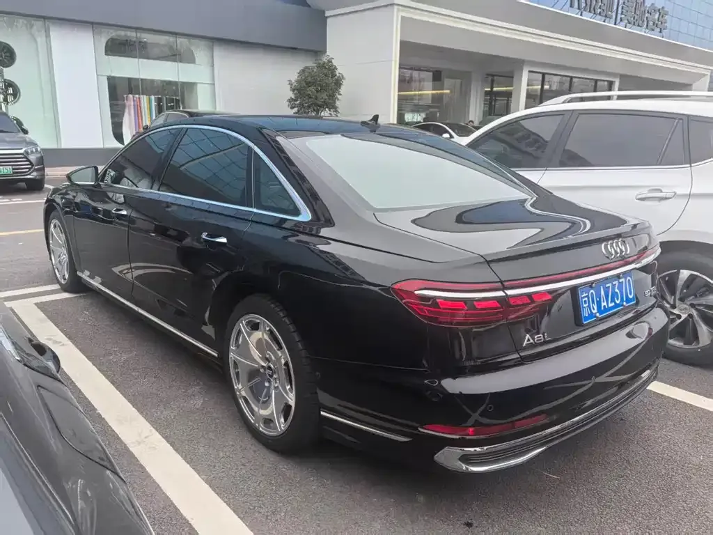 Audi A8 2023 из CN, фото 8