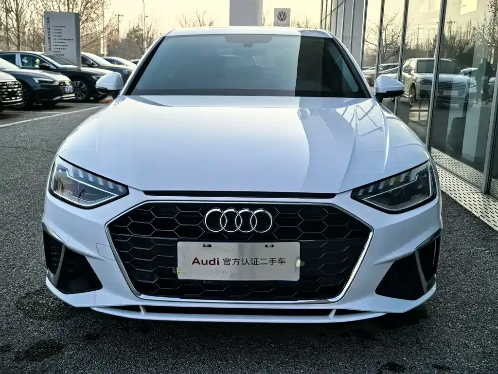 Audi A4L 2021 из CN, фото 10