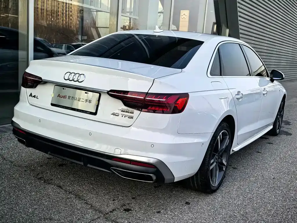 Audi A4L 2021 из CN, фото 9