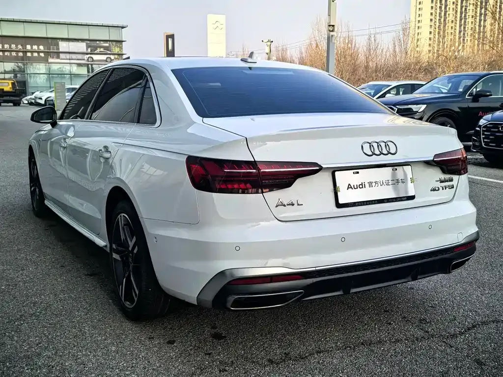 Audi A4L 2021 из CN, фото 6
