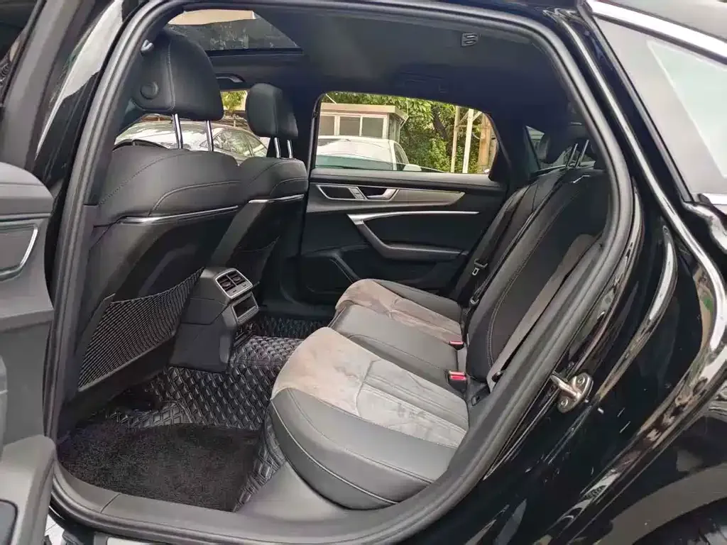 Audi A6L 2023 из CN, фото 9