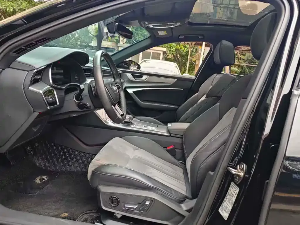 Audi A6L 2023 из CN, фото 3