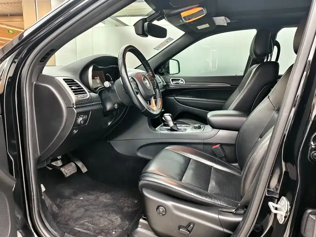 Jeep Grand Cherokee (Import) 2021 из CN, фото 7