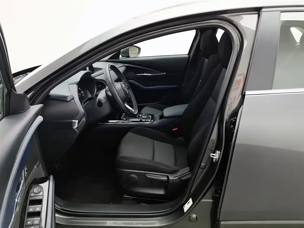 Mazda CX-30 2021 из CN, фото 4