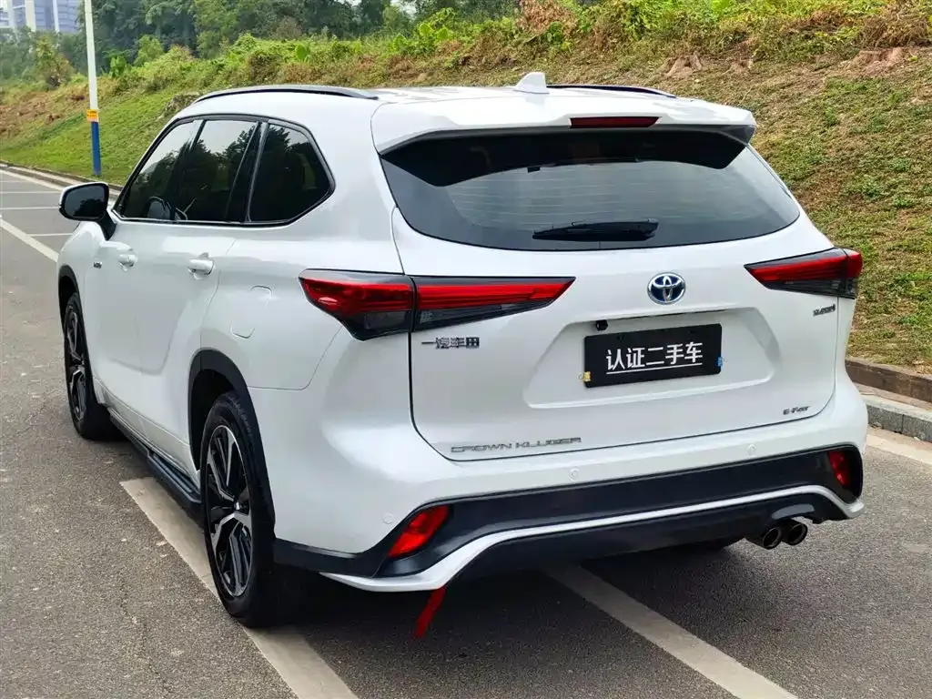 Toyota Crown Kluger 2021 из CN, фото 5