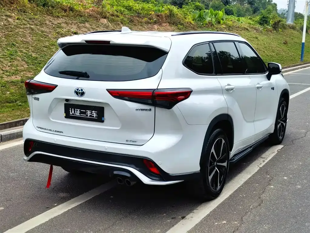 Toyota Crown Kluger 2021 из CN, фото 2