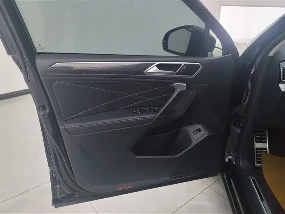 Volkswagen Tiguan L 2022 из CN, фото 8