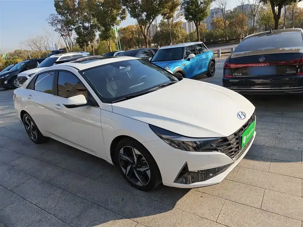 Hyundai Elantra 2023 из CN, фото 5