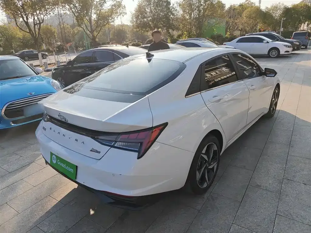 Hyundai Elantra 2023 из CN, фото 3