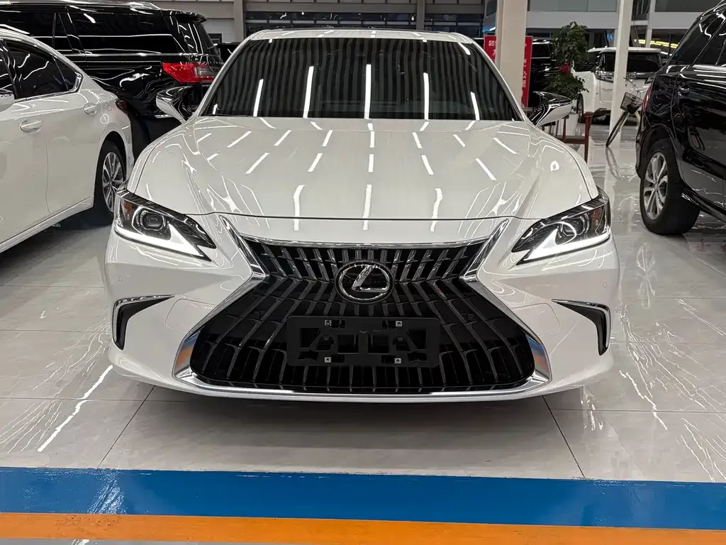 Lexus ES 2024 из CN, фото 1