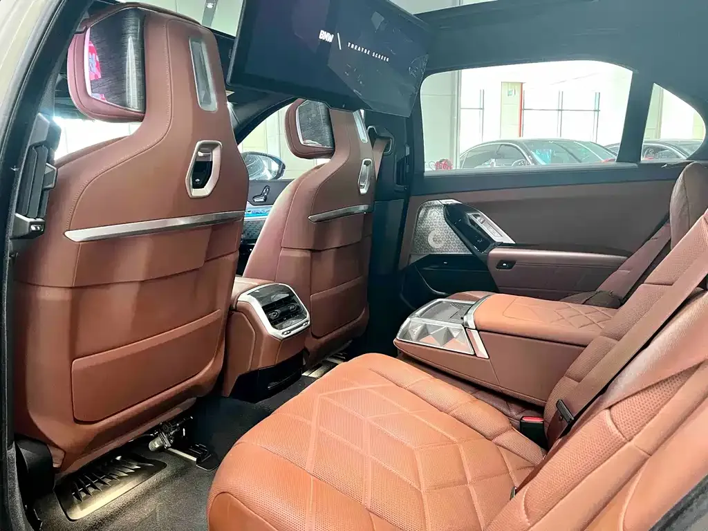 BMW i7 2023 из CN, фото 9
