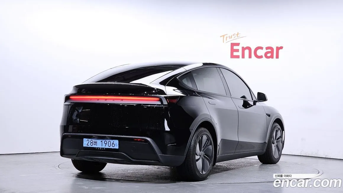 Tesla Model Y — фото 3