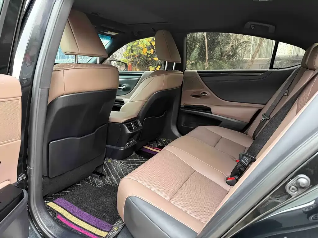 Lexus ES 2024 из CN, фото 2
