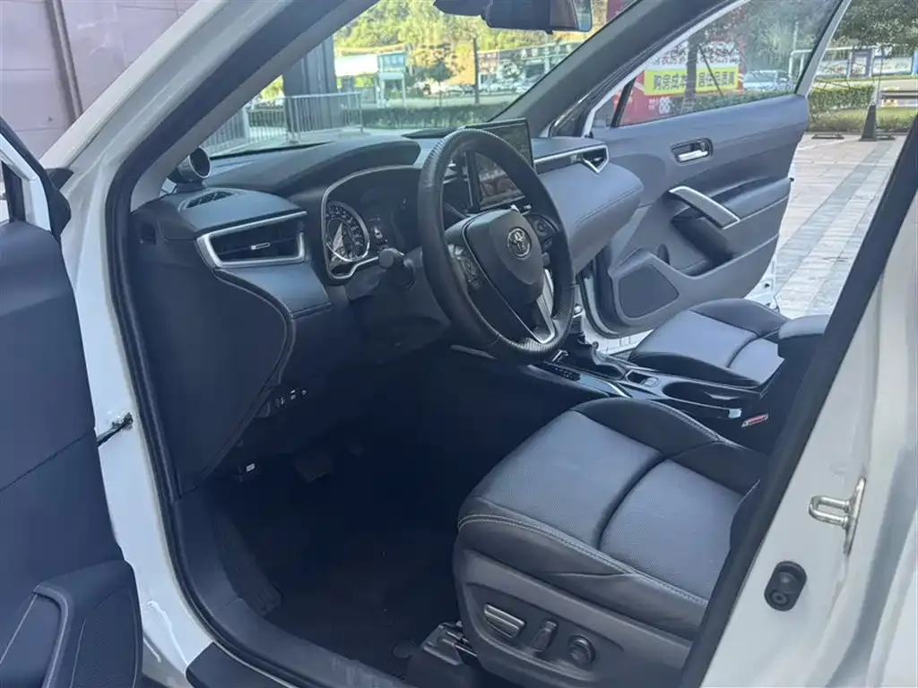 Toyota Frontlander 2022 из CN, фото 10