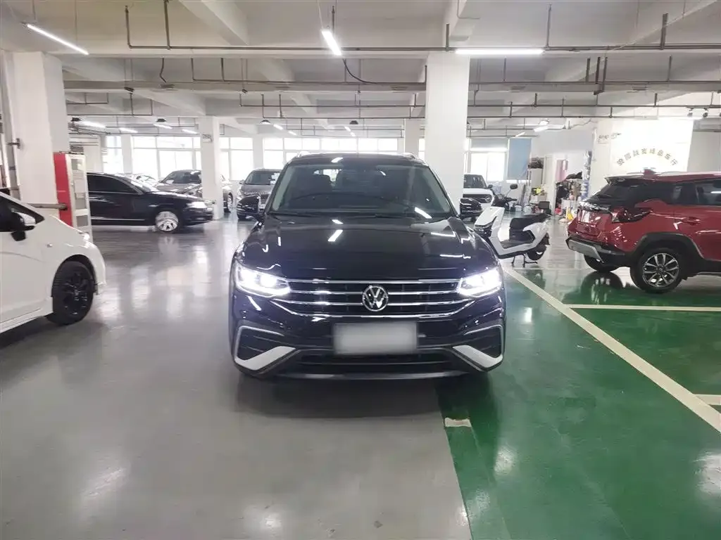 Volkswagen Tiguan L 2023 из CN, фото 10