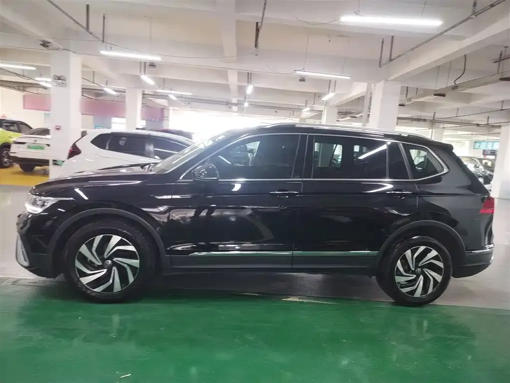Volkswagen Tiguan L 2023 из CN, фото 2