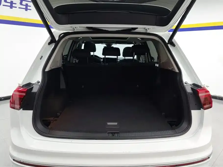 Volkswagen Tiguan L 2023 из CN, фото 4